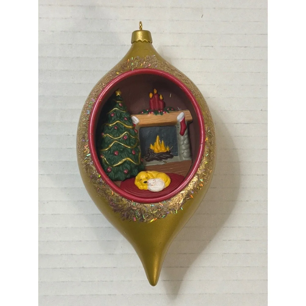 Hallmark Keepsake Inside Story 2017 Member Exclusive Ornament Gold QXC5018